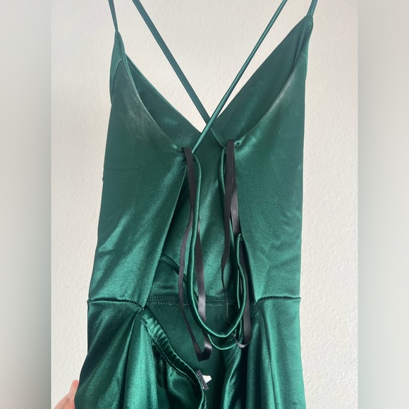 Green dress - Picture 3 of 3